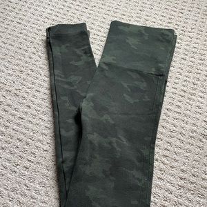 Spanx Leggings camo print